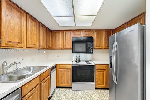 Condo in Fort Lauderdale, Florida, 2 bedrooms  № 2024327 - photo 18