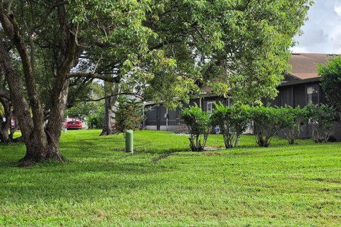 Touwnhouse à vendre à Orlando, Floride: 2 chambres, 92.07 m2 № 2411537 - photo 15