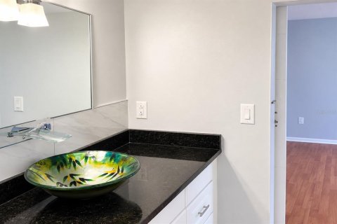 Touwnhouse à vendre à Orlando, Floride: 2 chambres, 92.07 m2 № 2411537 - photo 7