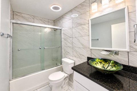 Touwnhouse à vendre à Orlando, Floride: 2 chambres, 92.07 m2 № 2411537 - photo 10