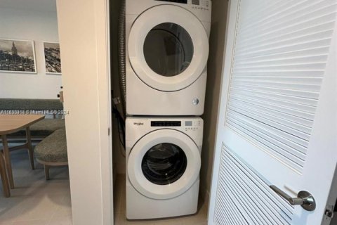 Condominio en venta en Florida City, Florida, 1 dormitorio, 63.82 m2 № 1978598 - foto 8