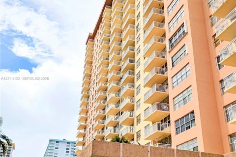 Condo à Sunny Isles Beach, Floride, 2 chambres № 2439391