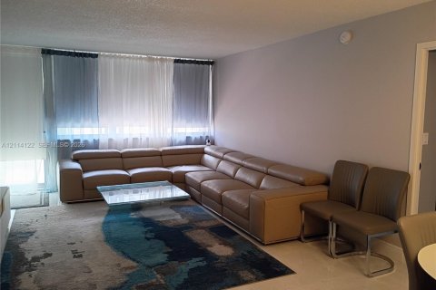 Copropriété à louer à Sunny Isles Beach, Floride: 2 chambres, 100.98 m2 № 2439391 - photo 11