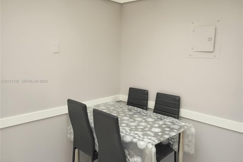 Copropriété à louer à Sunny Isles Beach, Floride: 2 chambres, 100.98 m2 № 2439391 - photo 8