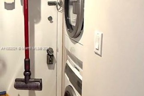 Condo in Key Biscayne, Florida, 3 bedrooms  № 1978483 - photo 30