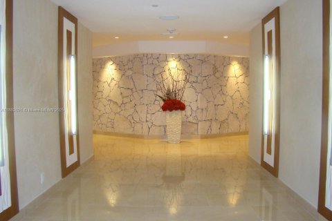 Condo in Key Biscayne, Florida, 3 bedrooms  № 1978483 - photo 29