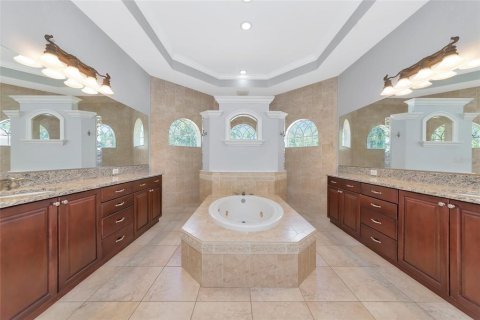 House in Bradenton, Florida 4 bedrooms, 283.07 sq.m. № 1634293 - photo 28