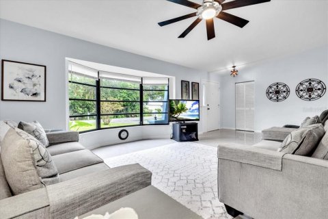 Villa ou maison à vendre à Port Charlotte, Floride: 2 chambres, 138.98 m2 № 2413640 - photo 8