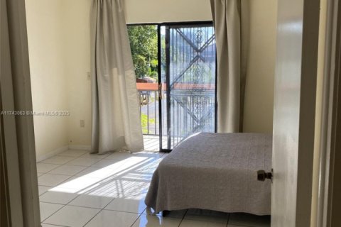 Townhouse in Hialeah, Florida 2 bedrooms, 82.03 sq.m. № 1693112 - photo 8