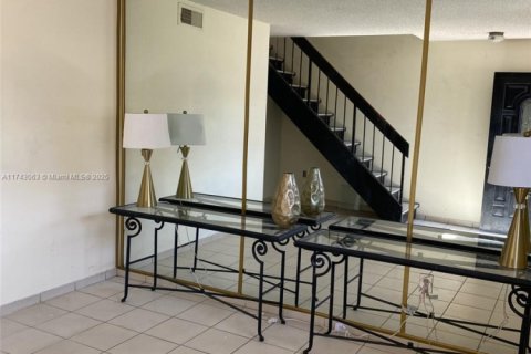 Townhouse in Hialeah, Florida 2 bedrooms, 82.03 sq.m. № 1693112 - photo 4
