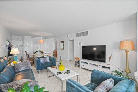 Купить кондоминиум в Майами-Бич, Флорида 1 спальня, 87.51м2, № 2023844 - фото 22