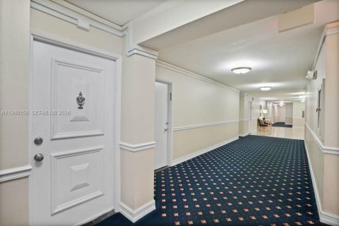 Купить кондоминиум в Майами-Бич, Флорида 1 спальня, 87.51м2, № 2023844 - фото 11