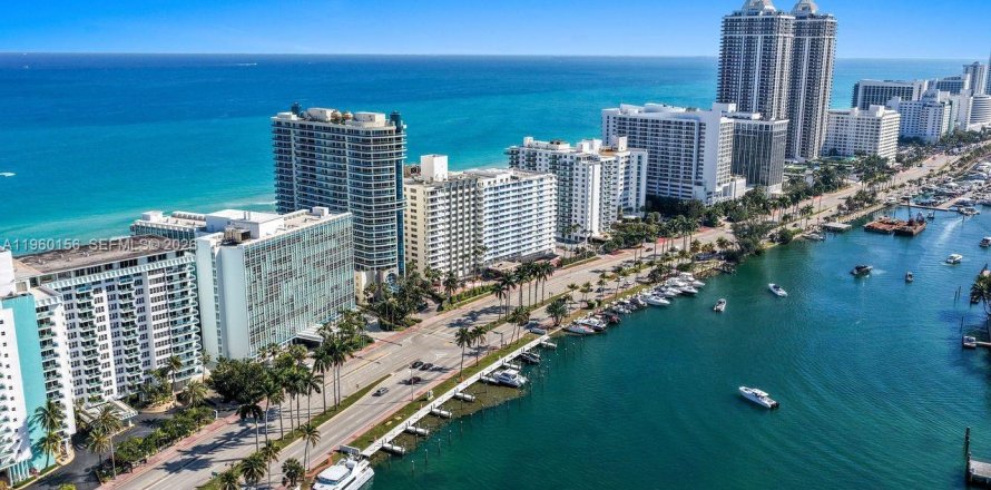 Кондоминиум с 1 спальней в Майами-Бич, Флорида № 2023844