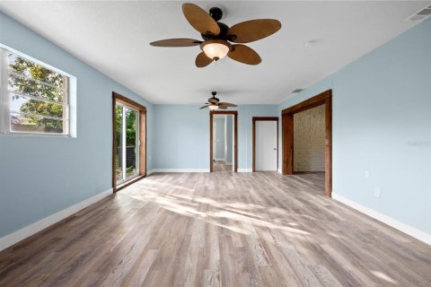 House in South Daytona, Florida 4 bedrooms, 171.5 sq.m. № 1777889 - photo 22