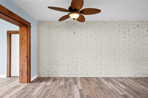 House in South Daytona, Florida 4 bedrooms, 171.5 sq.m. № 1777889 - photo 15