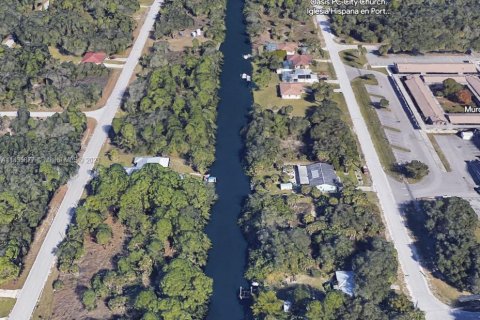 Terreno en venta en Port Charlotte, Florida № 1860616 - foto 1