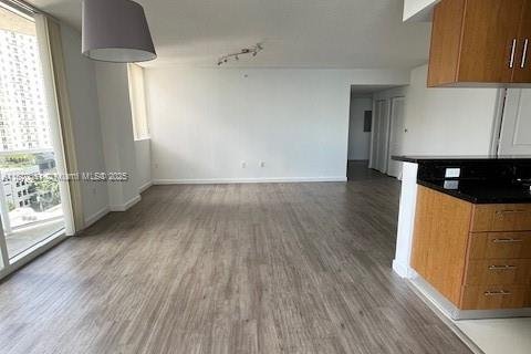 Apartamento en alquiler en Miami, Florida, 3 dormitorios, 122.63 m2 № 1924132 - foto 4