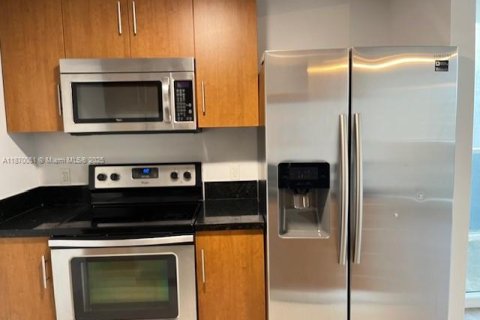 Apartamento en alquiler en Miami, Florida, 3 dormitorios, 122.63 m2 № 1924132 - foto 11