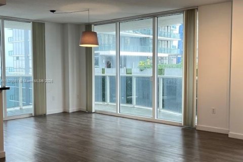 Apartamento en alquiler en Miami, Florida, 3 dormitorios, 122.63 m2 № 1924132 - foto 10