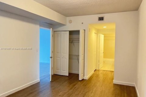 Apartamento en alquiler en Miami, Florida, 3 dormitorios, 122.63 m2 № 1924132 - foto 29