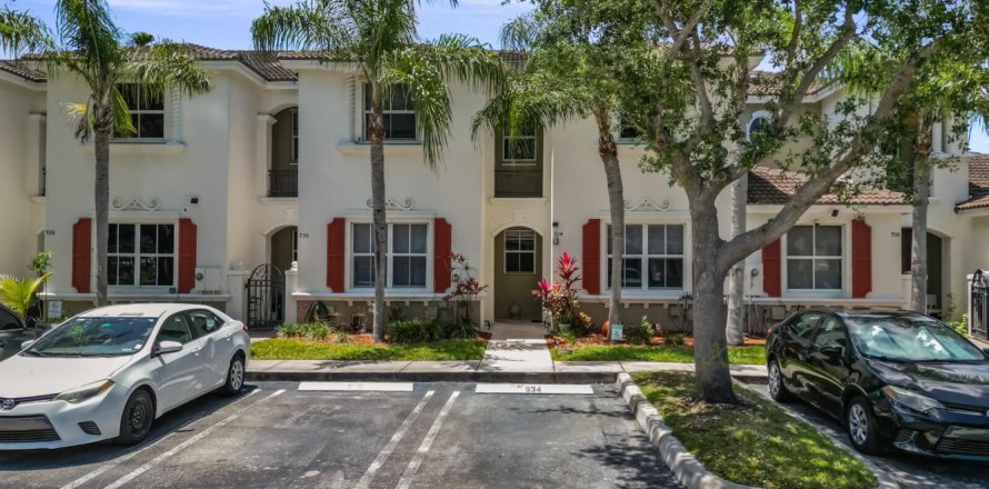 Adosado en Homestead, Florida 3 dormitorios, 147.16 m2 № 2247118