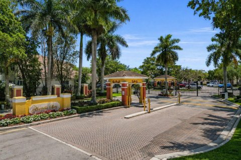 Adosado en venta en Homestead, Florida, 3 dormitorios, 147.16 m2 № 2247118 - foto 15