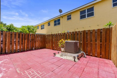 Adosado en venta en Homestead, Florida, 3 dormitorios, 147.16 m2 № 2247118 - foto 8