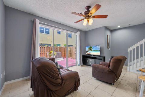 Adosado en venta en Homestead, Florida, 3 dormitorios, 147.16 m2 № 2247118 - foto 17