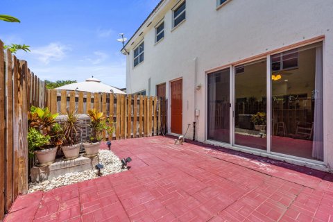 Adosado en venta en Homestead, Florida, 3 dormitorios, 147.16 m2 № 2247118 - foto 9
