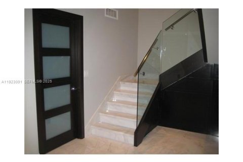 Copropriété à louer à Hallandale Beach, Floride: 3 chambres, 238.76 m2 № 1976771 - photo 6