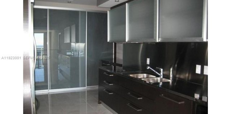 Condo à Hallandale Beach, Floride, 3 chambres  № 1976771