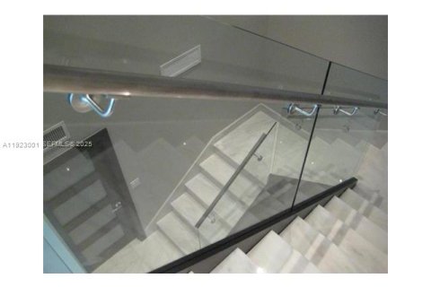 Copropriété à louer à Hallandale Beach, Floride: 3 chambres, 238.76 m2 № 1976771 - photo 7