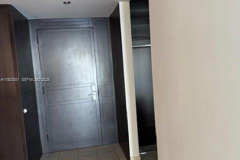 Copropriété à louer à Hallandale Beach, Floride: 3 chambres, 238.76 m2 № 1976771 - photo 3