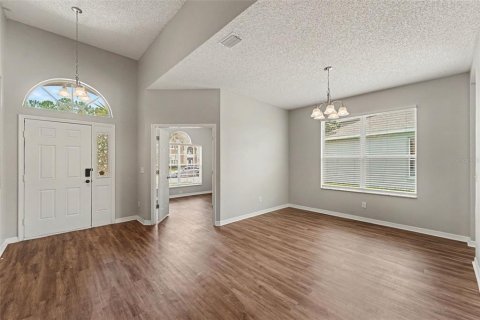 House in Wesley Chapel, Florida 3 bedrooms, 191.56 sq.m. № 2156617 - photo 5