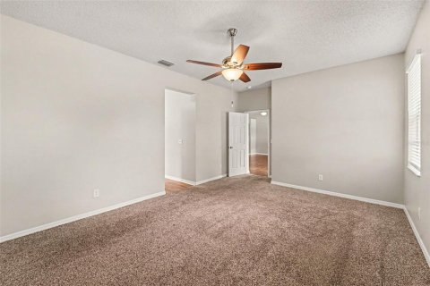 House in Wesley Chapel, Florida 3 bedrooms, 191.56 sq.m. № 2156617 - photo 9