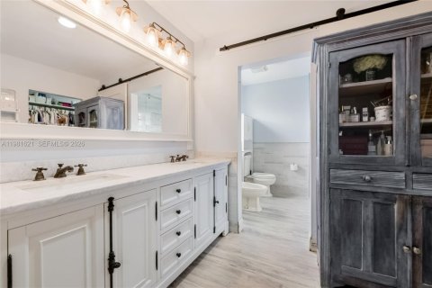 Купить виллу или дом в Вирджиния-Гарденс, Флорида 4 спальни, 177.07м2, № 2043681 - фото 4