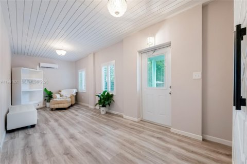 Купить виллу или дом в Вирджиния-Гарденс, Флорида 4 спальни, 177.07м2, № 2043681 - фото 11