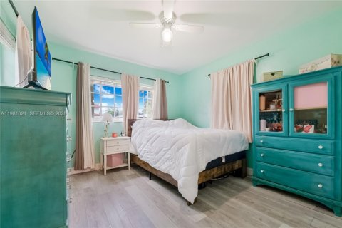 Купить виллу или дом в Вирджиния-Гарденс, Флорида 4 спальни, 177.07м2, № 2043681 - фото 12