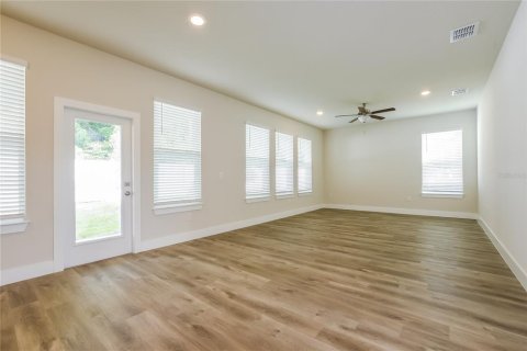 Villa ou maison à louer à DeLand, Floride: 4 chambres, 192.4 m2 № 1821289 - photo 4