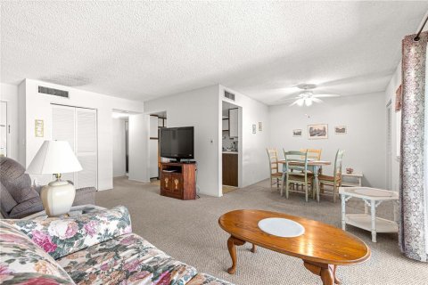 Condo in Ocala, Florida, 1 bedroom  № 1895021 - photo 4