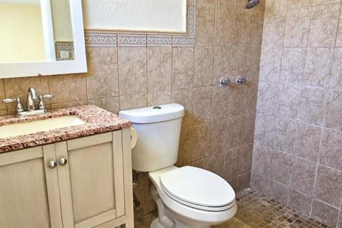 House in Holiday, Florida 3 bedrooms, 143.26 sq.m. № 1826497 - photo 18