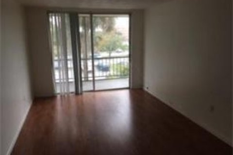 Condo in Plantation, Florida, 1 bedroom  № 2083415 - photo 8