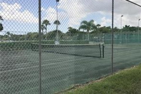 Condo in Plantation, Florida, 1 bedroom  № 2083415 - photo 12
