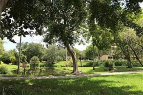 Condo in Plantation, Florida, 1 bedroom  № 2083415 - photo 9