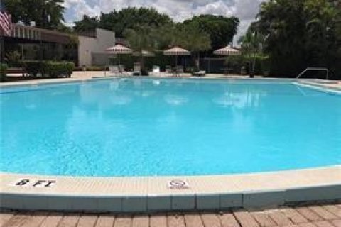 Condo in Plantation, Florida, 1 bedroom  № 2083415 - photo 10