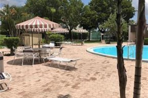 Condo in Plantation, Florida, 1 bedroom  № 2083415 - photo 11
