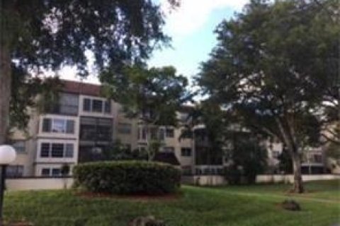 Condo in Plantation, Florida, 1 bedroom  № 2083415 - photo 4