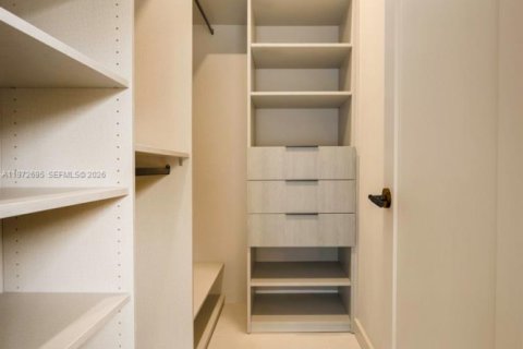 Купить виллу или дом в Майами, Флорида 3 спальни, 249.81м2, № 2049761 - фото 22