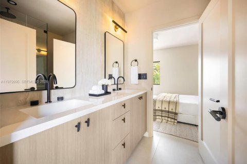 Купить виллу или дом в Майами, Флорида 3 спальни, 249.81м2, № 2049761 - фото 23