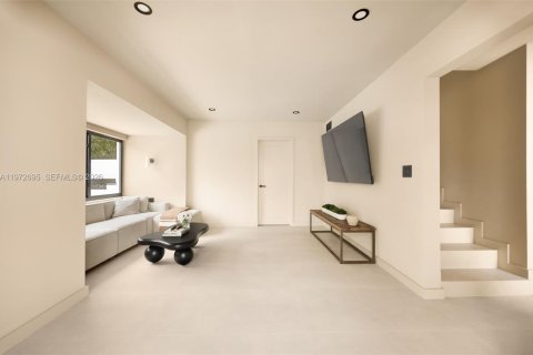 Купить виллу или дом в Майами, Флорида 3 спальни, 249.81м2, № 2049761 - фото 16